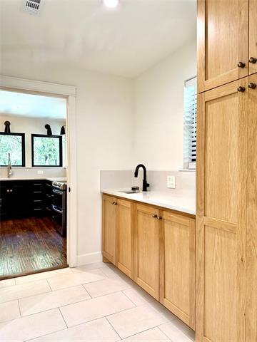 Foto del edificio - 2001 Hickory Hollow Ln