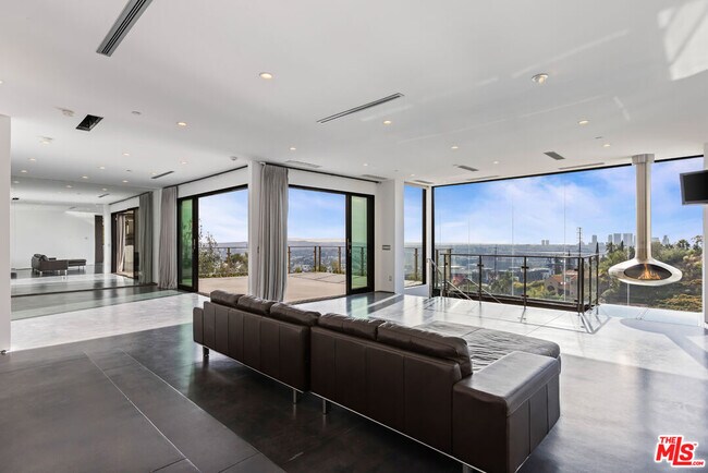 Foto del edificio - 8460 Harold Way