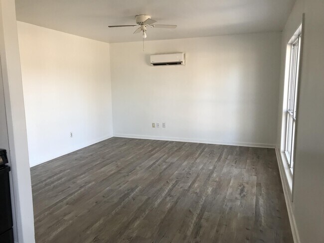 Foto del edificio - 816 W Howell St
