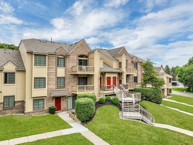 Foto del edificio - Saddle Creek Apartments