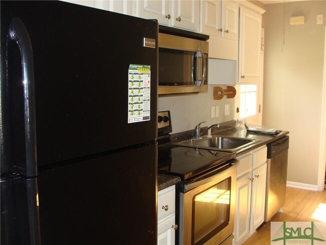 Building Photo - 31 Rosa Ln