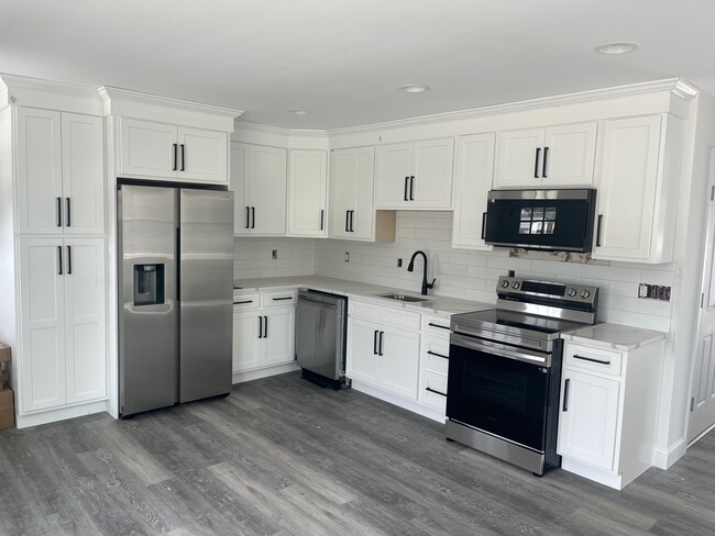 Building Photo - 407 Woodmont Ave