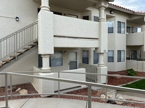 Building Photo - 465 Mesa Blvd