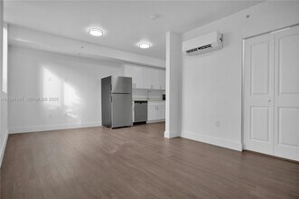 Building Photo - 1620 NW 18th St