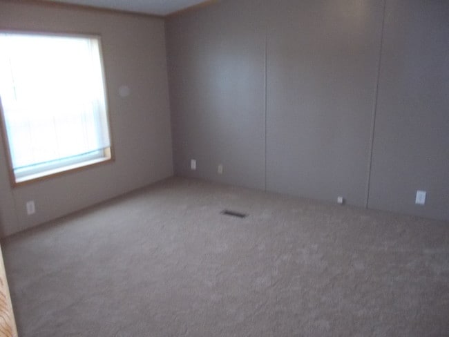 Building Photo - 58273 Meadow Creek Blvd