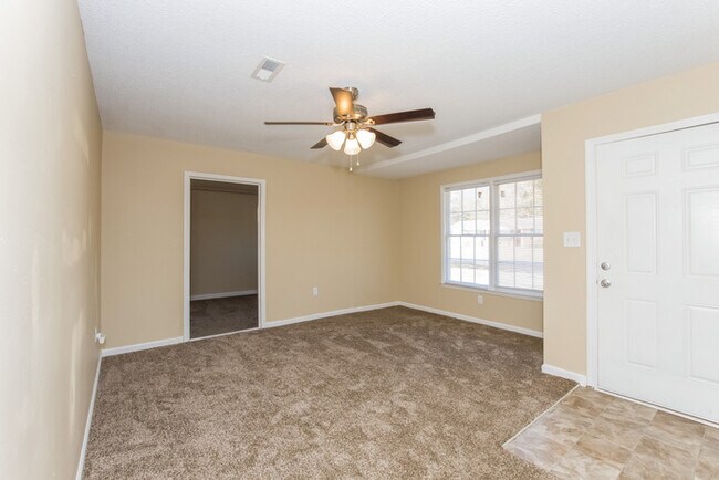 Foto del edificio - 7671 Mendelwood Dr