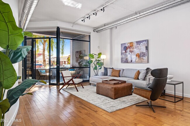 Foto del edificio - 7301 E 3rd Ave