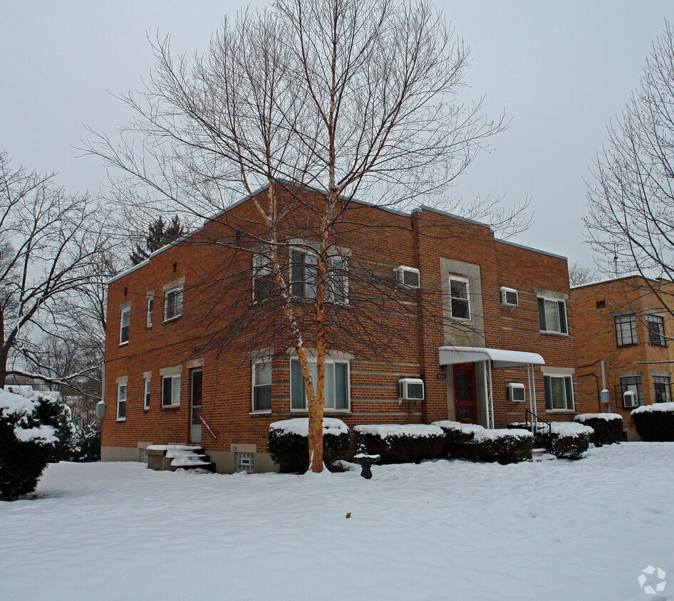 Foto del edificio - 554 Hadley Ave