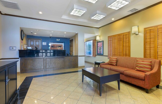 Lobby and Guest Check-in - Furnished Studio - Phoenix