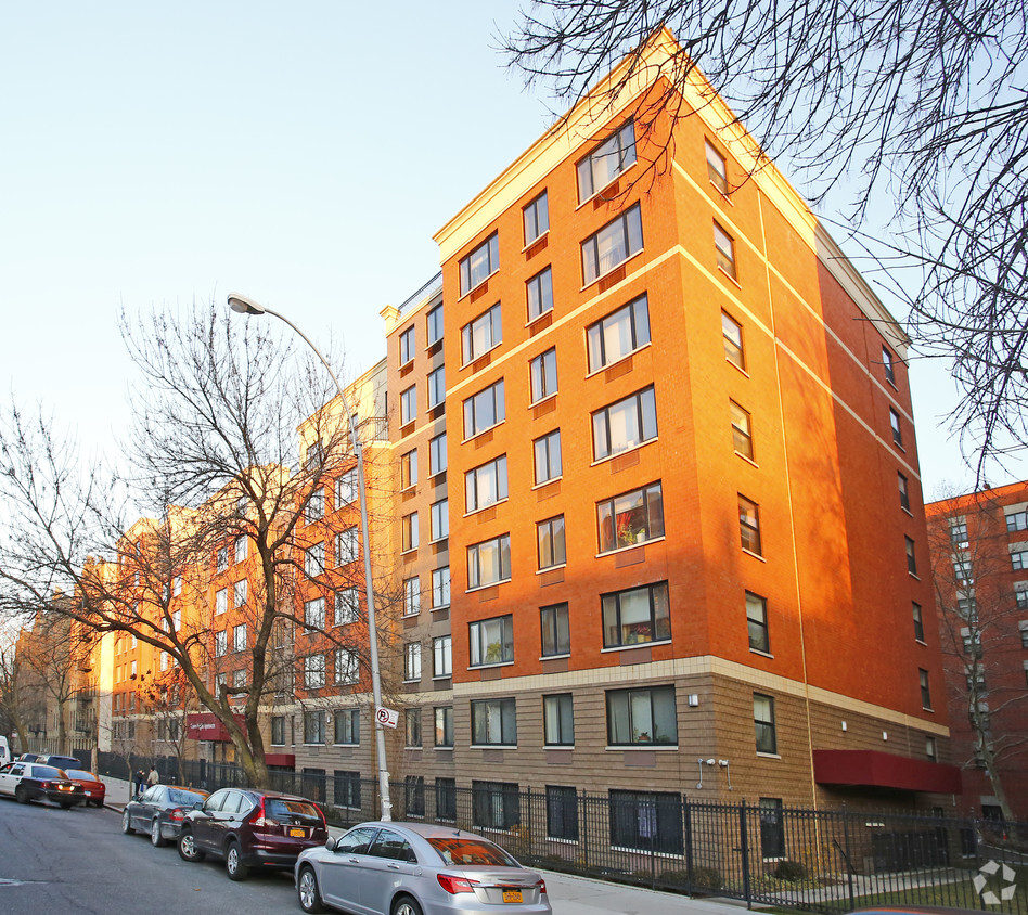 Foto principal - Crown Heights Apartments