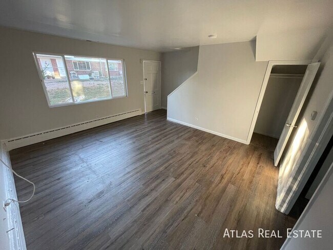 Photo - 1853 W Mosier Pl Apartment