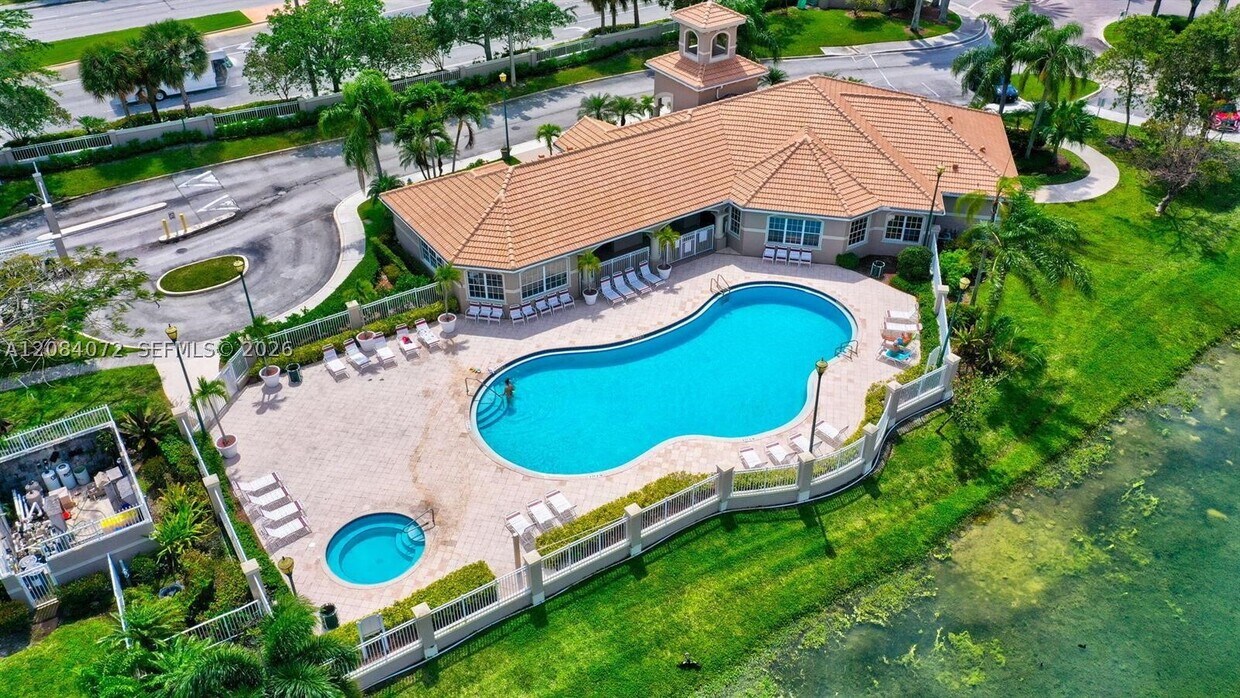 Foto del edificio - 5045 Wiles Rd
