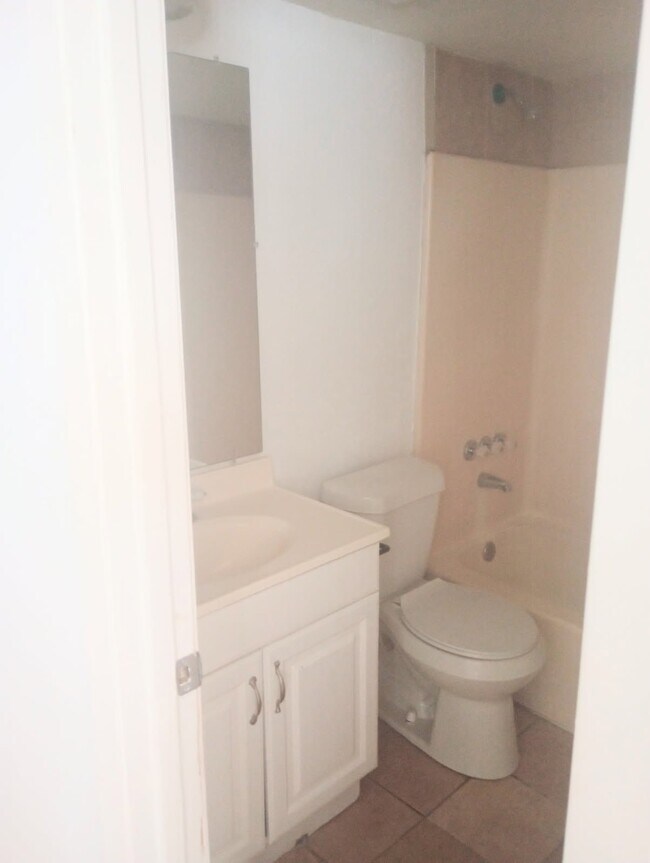 Foto del edificio - 121 Lazy Ln