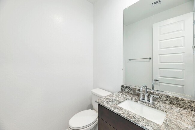 Foto del edificio - Brand New luxurious Model Home with 2 Master Suites in Warner Meadow