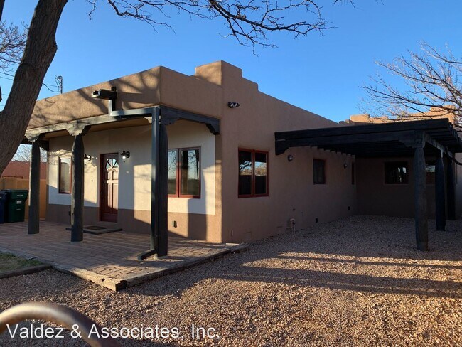 Building Photo - 3 br, 2 bath House - 1325 Hickox Street