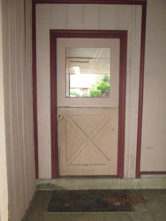 Foto del edificio - Wonderful 3 bedroom 2.5 bath home with lar...