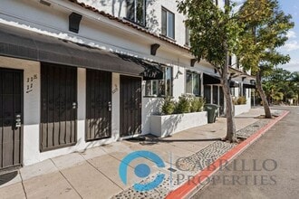 Building Photo - 3009 1/2 30th St