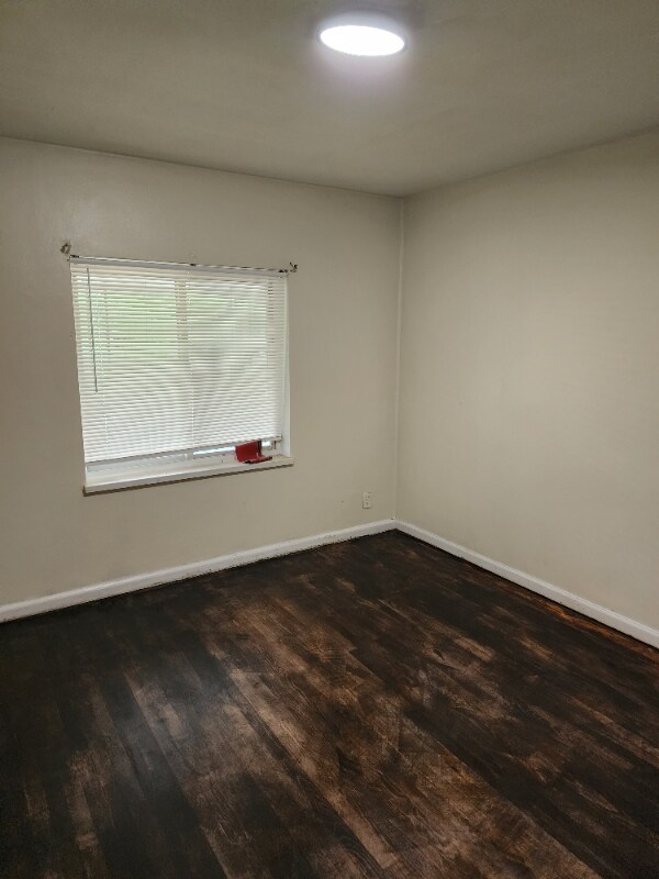 Foto del edificio - 3417 Riverside Dr