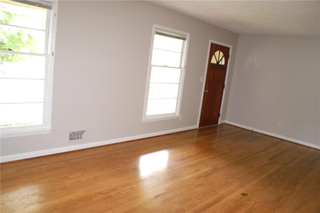 Foto del edificio - 6725 Ridge Moore Dr NW