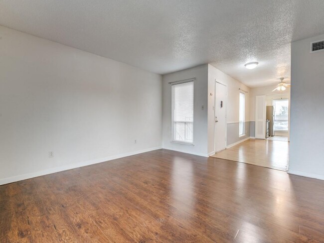 Building Photo - 6414 Woodway Dr