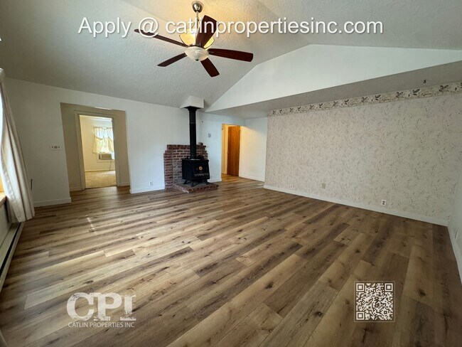 Foto del edificio - MOVE IN SPECIAL -  1/2 FIRST MONTHS RENT!!