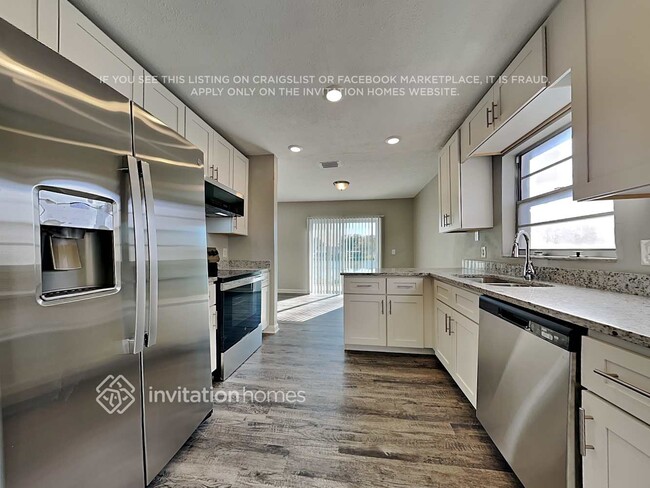 Building Photo - 7813 Chaperon Ct