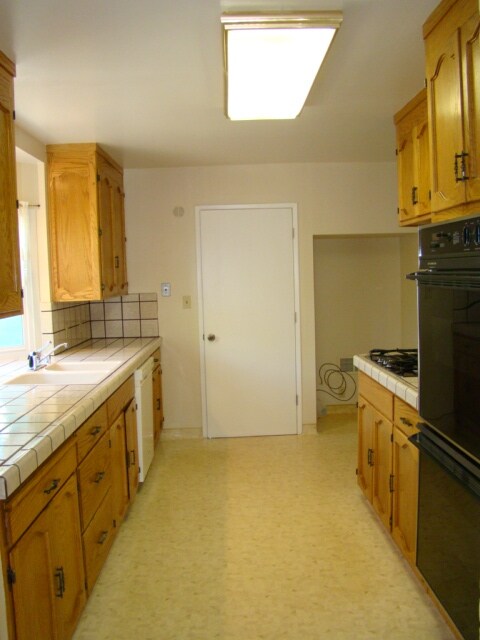 Building Photo - 14976 Ridgetop Dr