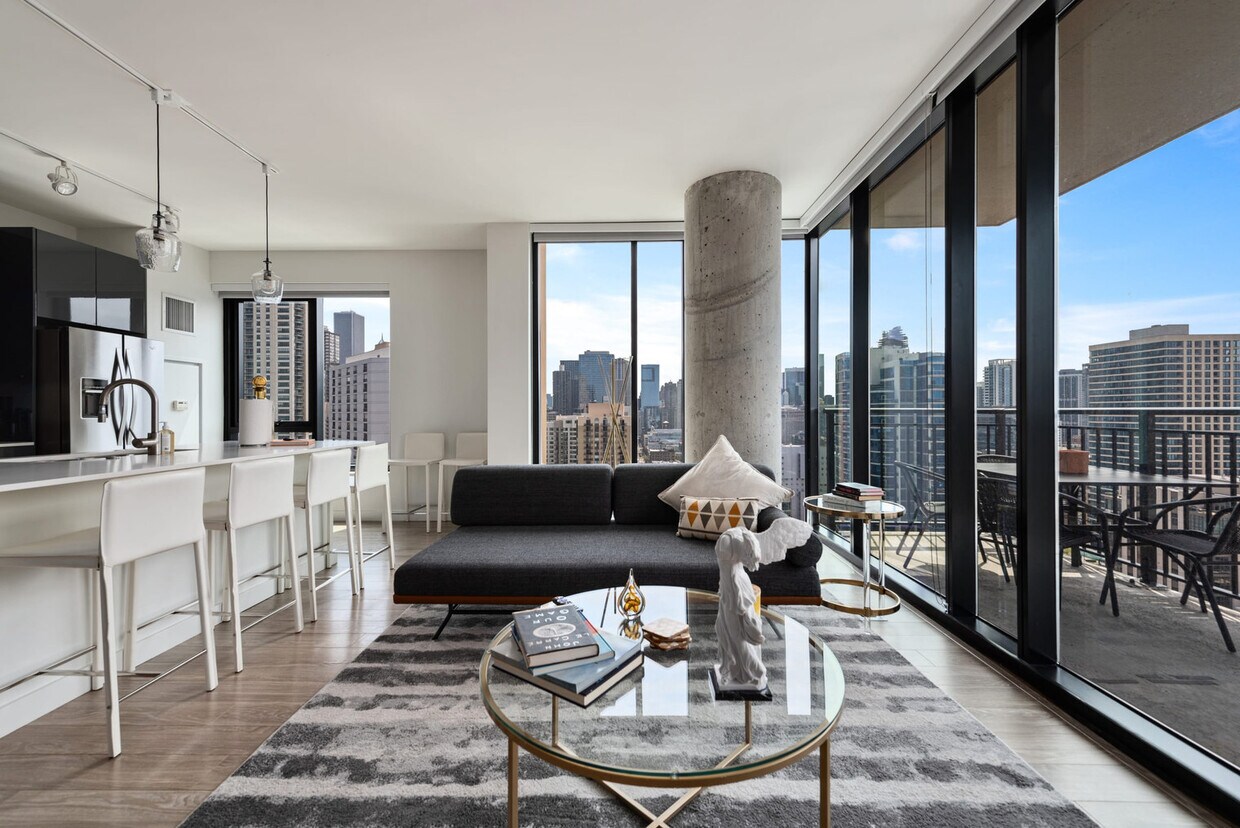 Foto principal - 833 N Clark St