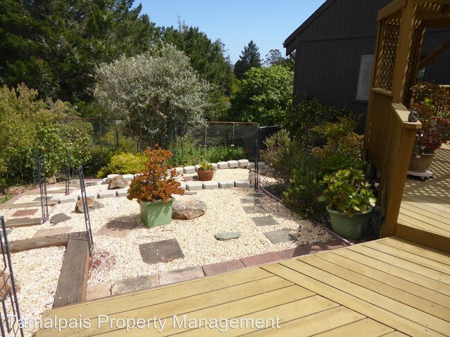 Foto del edificio - 3 br, 2 bath House - 65 Ridge Ave