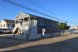 Building Photo - 128 W Osprey Way