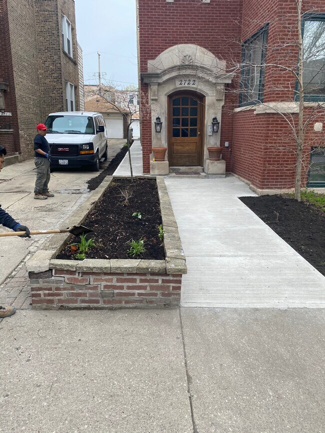 Foto del edificio - 2722 W Leland Ave