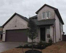 Building Photo - 505 Lana Dr