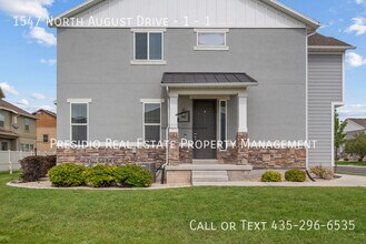 Building Photo - 1547 N August Dr