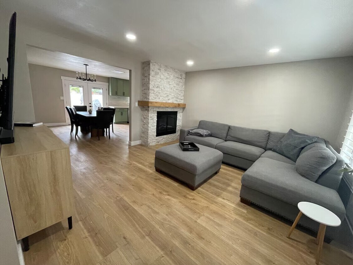 Foto principal - 3638 N 90th Ave