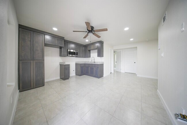Foto del edificio - 3123 Potomac Loop