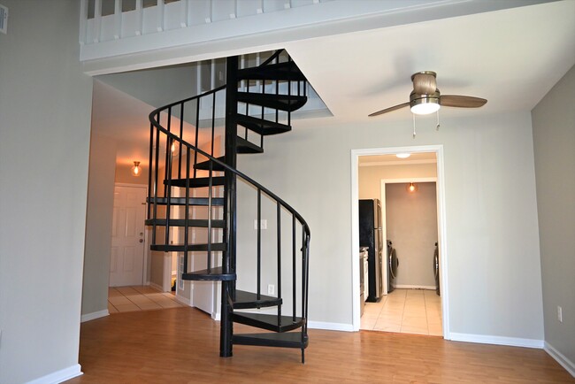 Building Photo - 2553 Stockbridge Dr