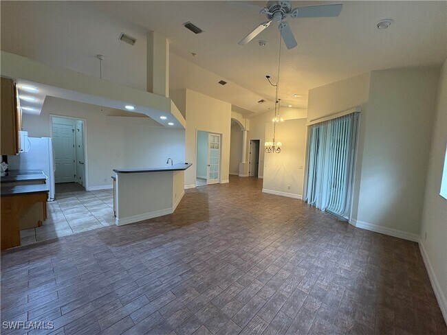 Foto del edificio - 420 SE 13th Pl