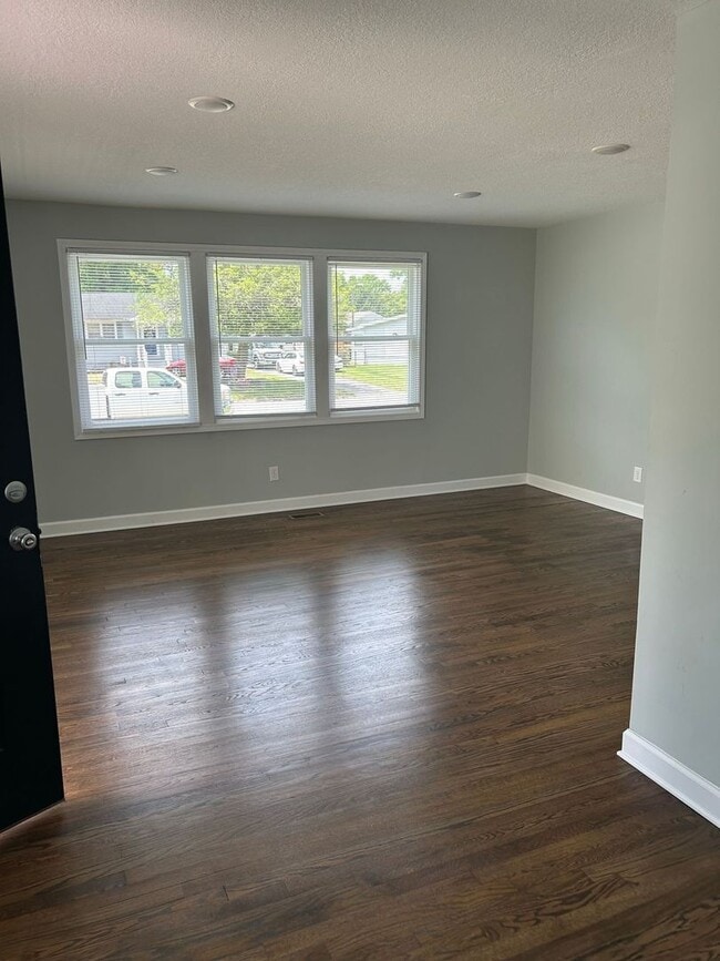 Building Photo - 3 bedroom, 1 bath house
