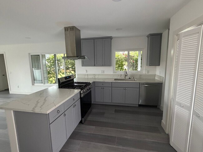 Foto del edificio - 8632-8636 Sunset Avenue