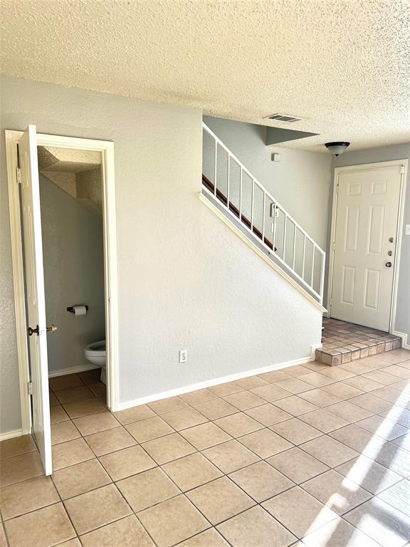 Foto del edificio - 6497 Hart Ln