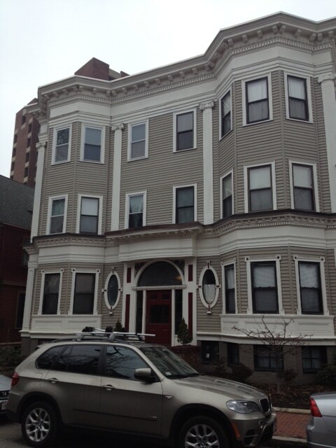 Building Photo - 15 Trowbridge St