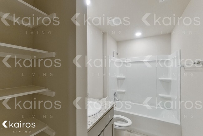 Foto del edificio - 102 Royal Oak St.
