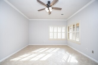 Building Photo - 4402 Jamaica Dr