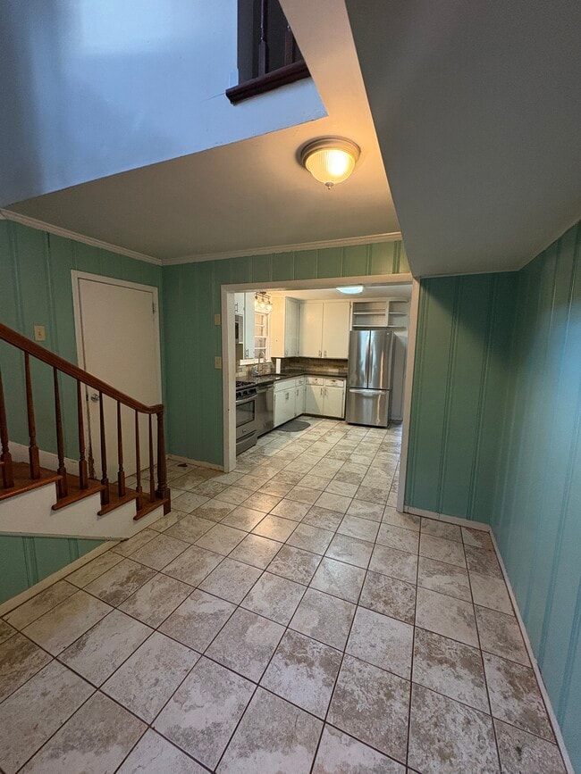 Building Photo - 913 Hillman St