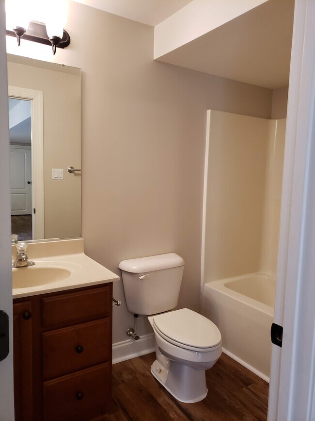 Bathroom - 6807 Meridian Court