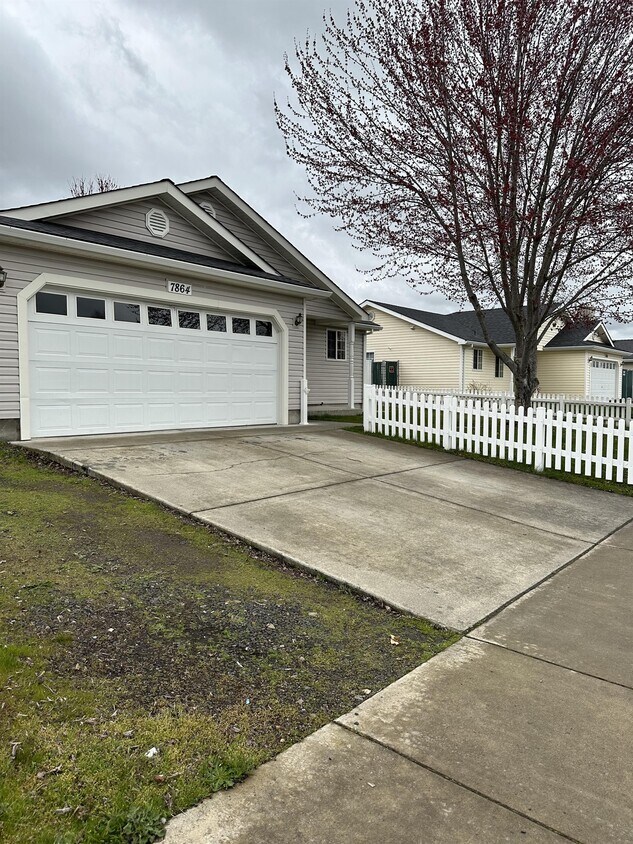 7864 Andrea Dr, White City, OR 97503 House Rental in White City, OR