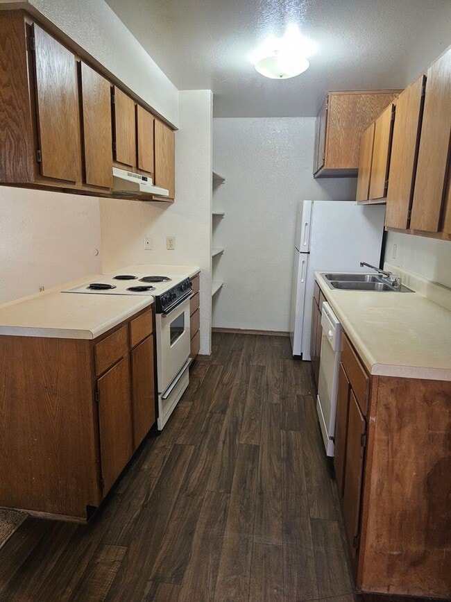 Building Photo - 51 Cedar Creek Ct