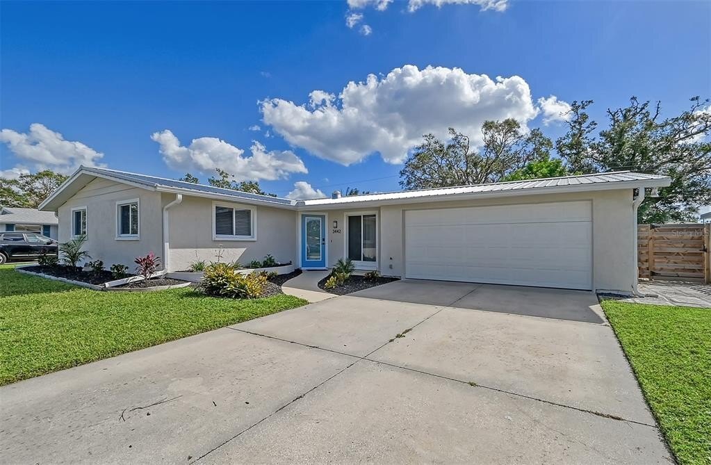 Foto principal - 3442 Fairview Dr