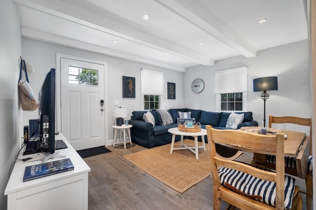 Building Photo - 76 S Edgewood Rd