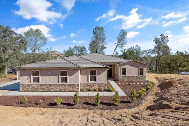 Building Photo - 31658 Rd 400